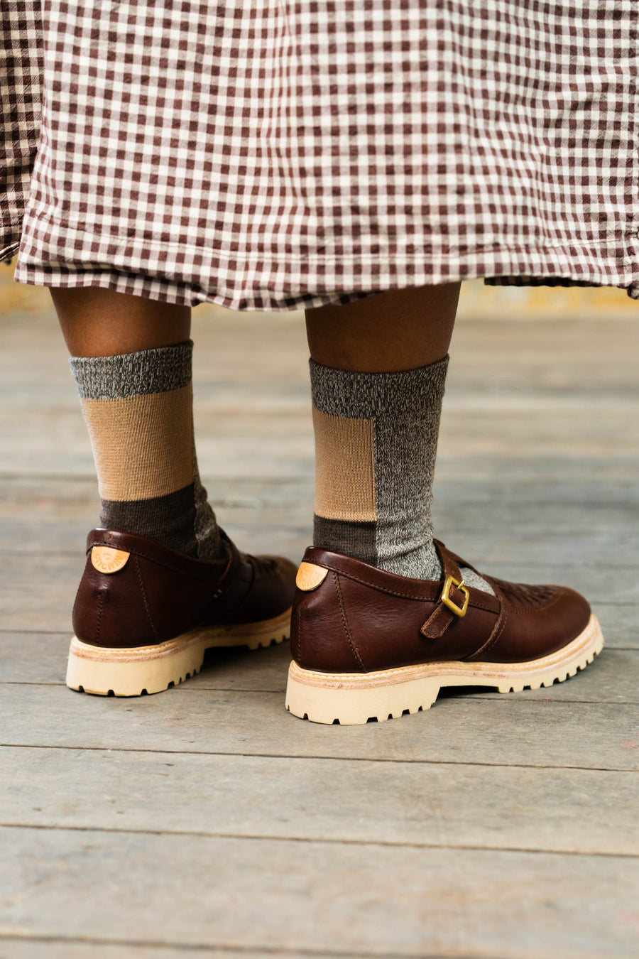 Brown cotton socks in block design