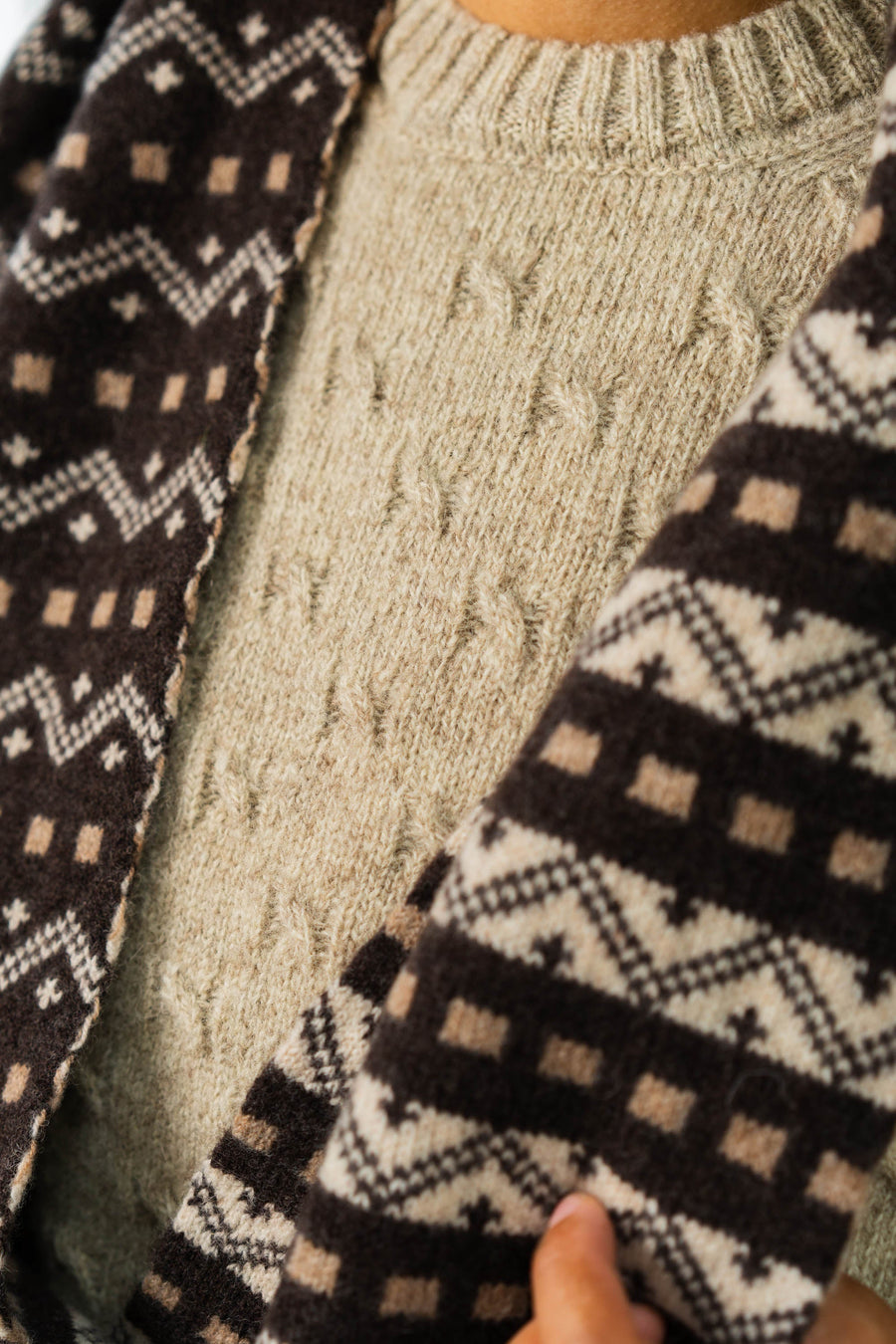 Isle Line Circle Scarf | Dark Brown